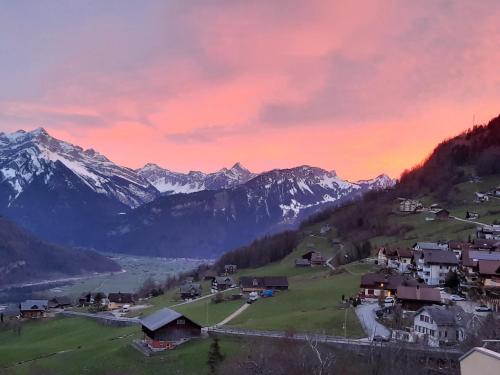 Large Apartment 8beds great for family and friends, Mountain View in Amden, Schweiz