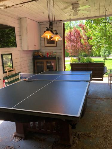 Riverside Gables Bed and Breakfast – Berea, OH