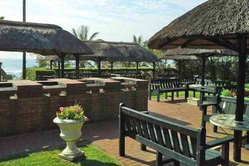 Inyoni Rocks Cabanas No 40 in Amanzimtoti