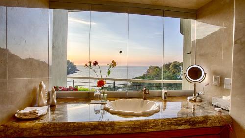 Executive Suite image 1