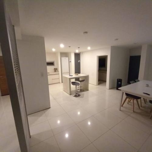 Casa Moderna estilo minimalista luminosa y espaciosa