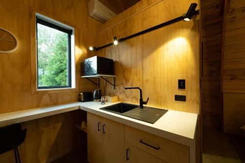 Konyha, Benger Garden Chalets in Millers Flat