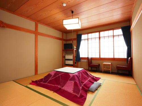 Japanese Style Standard Triple Room with Shared Bathroom