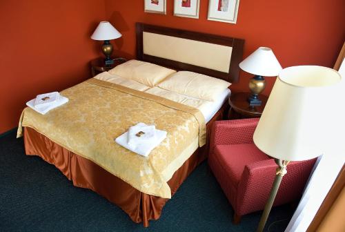 Deluxe Double or Single Room