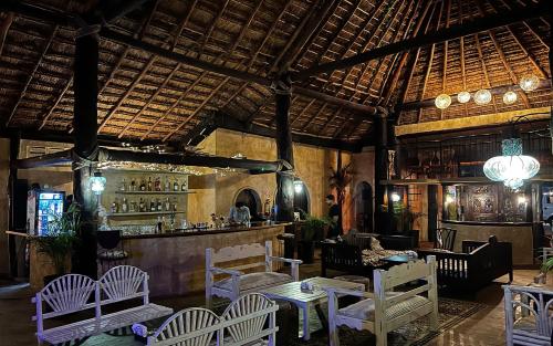 Restaurant, Luhme Tulum Hostel - Free Cenote Access in Tulum