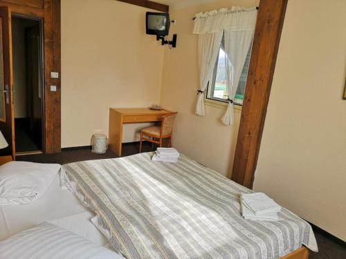 Hotel PAM Room Type - Standard Triple Room