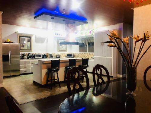 Seacliff Suites Hotel and Resort in Pinamalayan