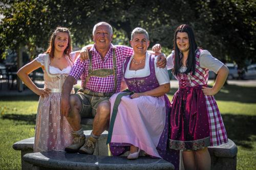 Voralpenhotel Schmoller in Sankt Georgen im Attergau