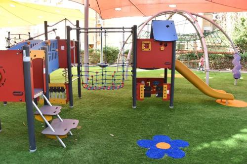 בית מלון קטן בקרית אתא, דירה פרטית לכל אחד, فندق صغير, مع شرفة هوائية مذهلة ,كعكة مجانية, Small hot