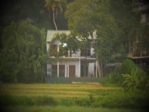 Ray-Kos Bungalow