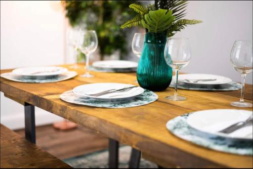 4 Bed Executive Style House - Near City Centre