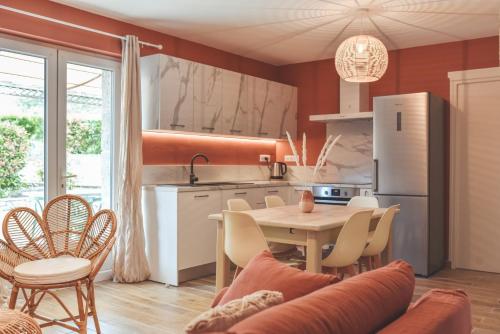 2 bedrooms, 4 beds