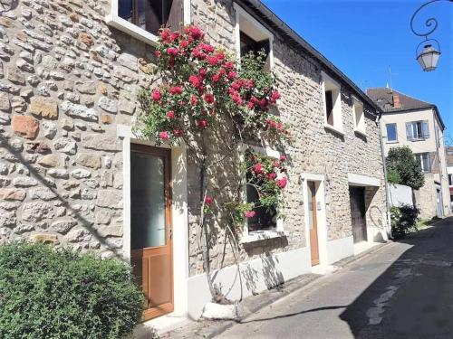 Superbe maison de ville de 112 M² rien que pour vous au cœur de Milly la Foret gîte à louer Courances