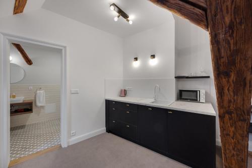 Palace Apartments - image 4