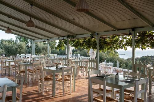 Restaurant, Elafonisi Resort by Kalomirakis Family in Innachori