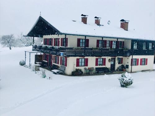 Ferienwohnung Dräxl Garten und Bergblick