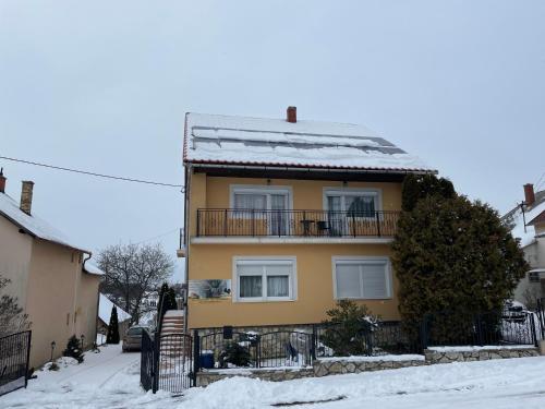  Öskarszt apartman, Pension in Úrkút bei Magyarpolány