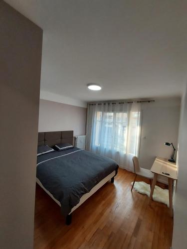 Bel appartement 2 pieces, sortie de metro ligne 8 in Bois de Vincennes