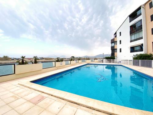 Appartement T2 mezzanine vue mer avec piscine Appartement T2 mezzanine vue mer avec piscine