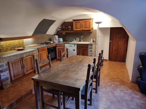 Chambre Cévennes: Piscine, lamas, rivière (Chambre Cevennes: Piscine, lamas, riviere) in Cros