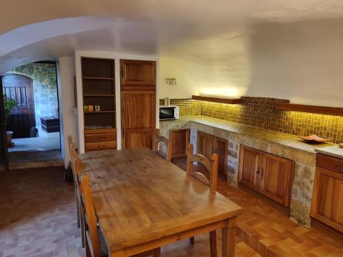 Chambre Cévennes: Piscine, lamas, rivière (Chambre Cevennes: Piscine, lamas, riviere) in Cros