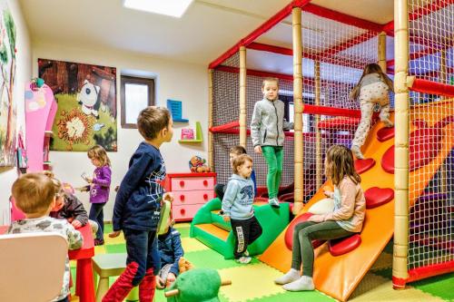 Kinderspielplatz, Apartmanovy Dum Pastak in Loucna Nad Desnou