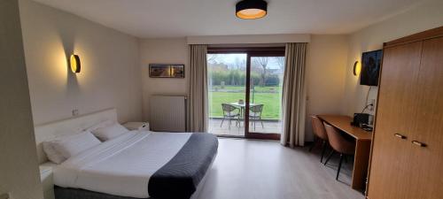 . Hotel Westendia inclusief Parking and Top Breakfast !