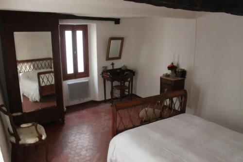 Maison de famille gîte à louer Régusse