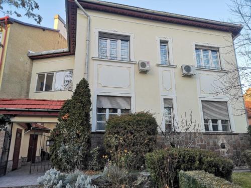Almagyar Apartman