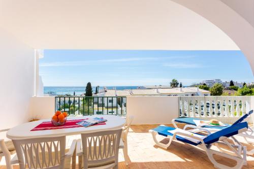 B&B Luz - CoolHouses Algarve Luz , 2 Bed apartment w/ sea view, Blue Ocean View (4972/AL) - Bed and Breakfast Luz