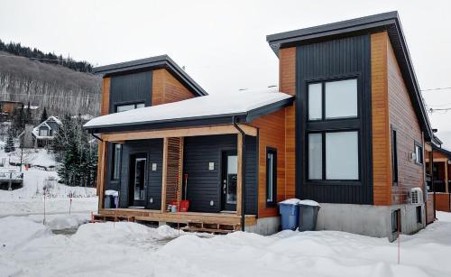17 Chemin des Cascades in Stoneham (QC)