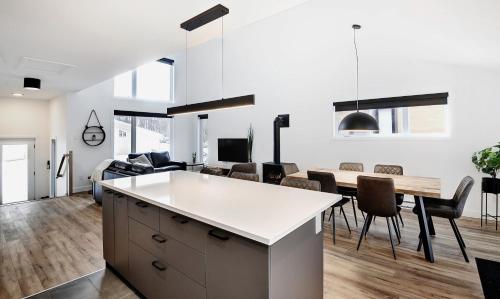 11 Chemin des Cascades in Stoneham (QC)