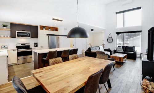 11 Chemin des Cascades in Stoneham (QC)