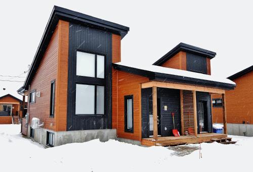 11 Chemin des Cascades in Stoneham (QC)