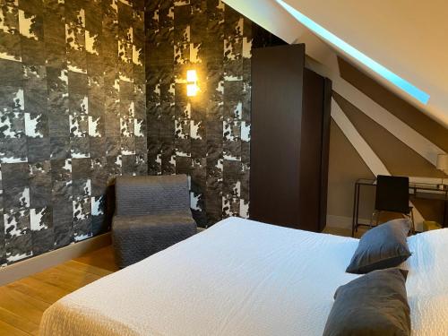 HOTEL DEMEURE SAINT LOUIS, CITE 10MN A PIEDS, PARKING PRIVE, BORNES 7,2 KW,  AC, FULL WIFI CARCASSONNE 4* (France) - from £ 120