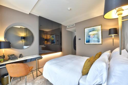 Classic Single Room image 2