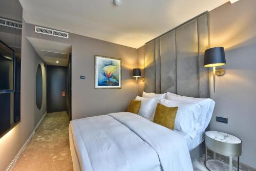 Classic Single Room image 3