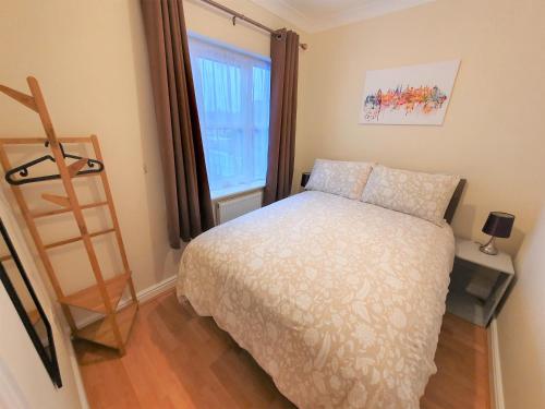 Friars Walk 2 with 2 bedrooms, 2 bathrooms, fast Wi-Fi and private parking