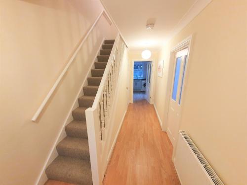 Friars Walk 2 with 2 bedrooms, 2 bathrooms, fast Wi-Fi and private parking