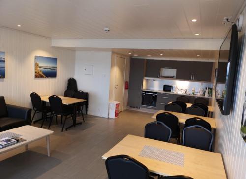 Shared lounge/TV area, Kviltorp Camping in Molde