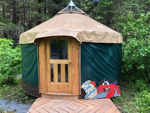 Yurt-Triple Occupancy-King Crab Cottage with Shared Bathroom