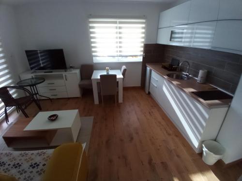 Deluxe Apartment image 3