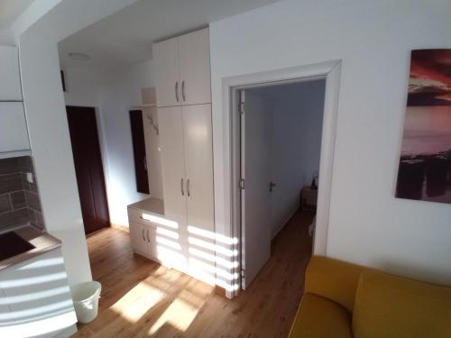 Deluxe Apartment image 2