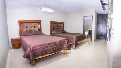 2 double beds