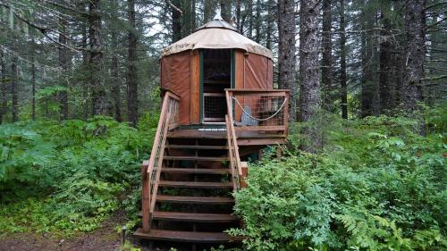 Bunk Yurt at Yurt Village-Sea Lion Shanty with Shared Bathroom
