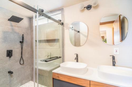 @Marbella Lane - Charming Tranquil Hideaway in Yucca Valley, USA