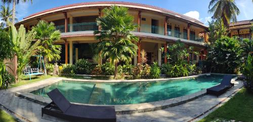 Exterior view, Botchan Hostel in Lombok