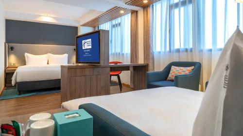 Holiday Inn Express Qingdao City Center, an IHG Hotel