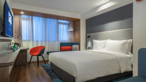 Holiday Inn Express Qingdao City Center, an IHG Hotel