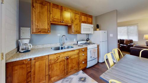 Purple Sage Flats #3 - image 6